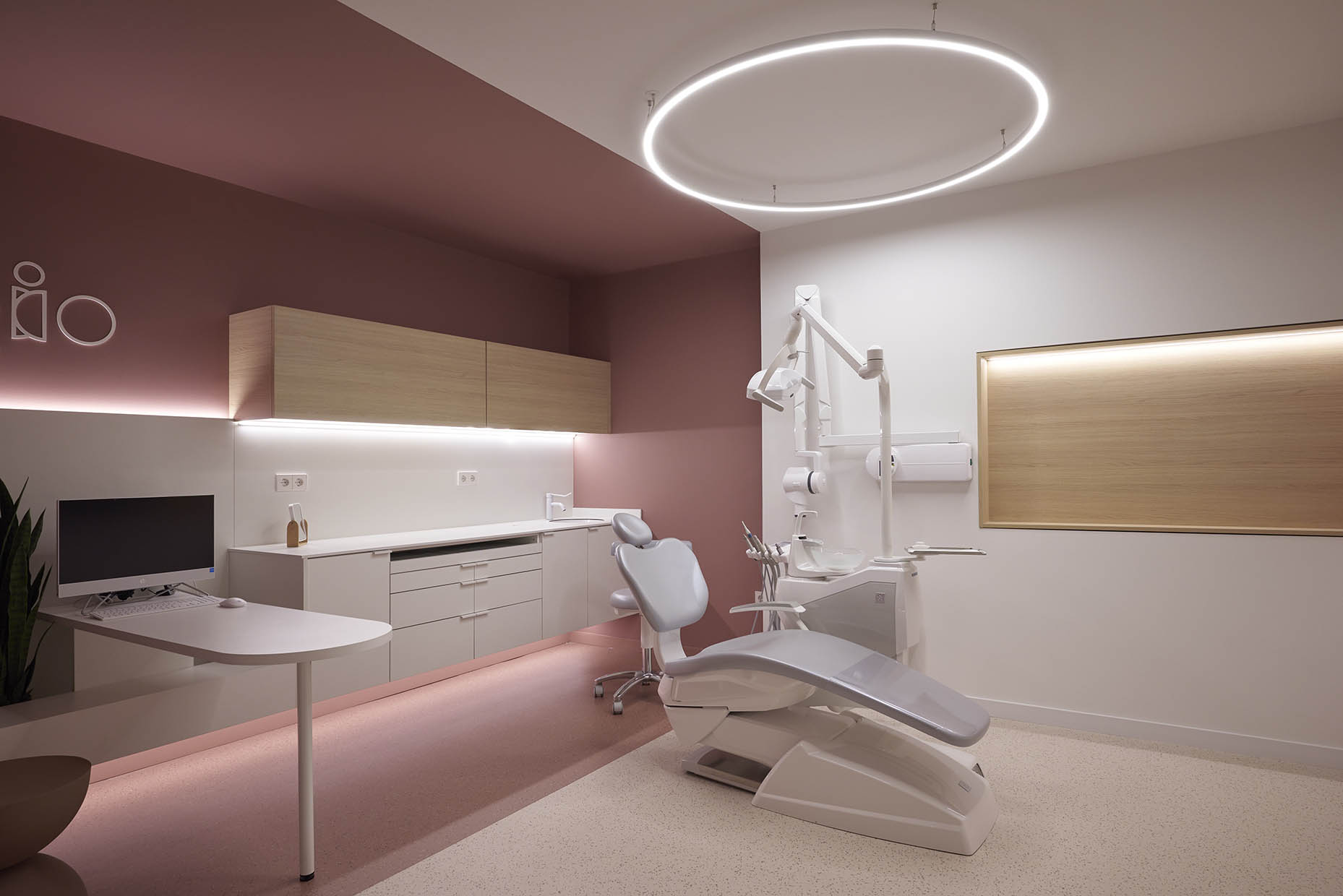Diseño del gabinete principal de clínica dental en Elche