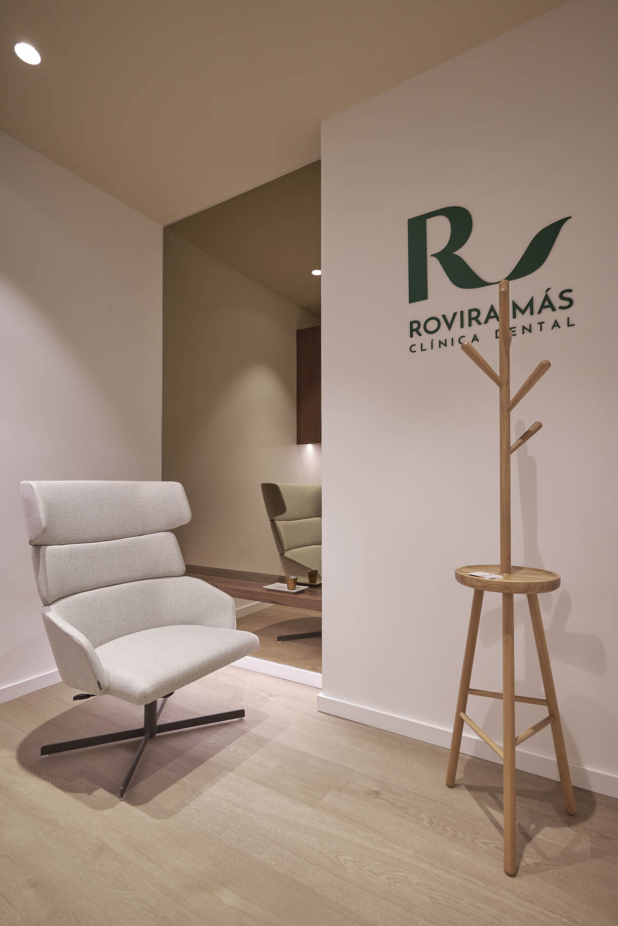Zona postcirugía clínica dental Rovira Más