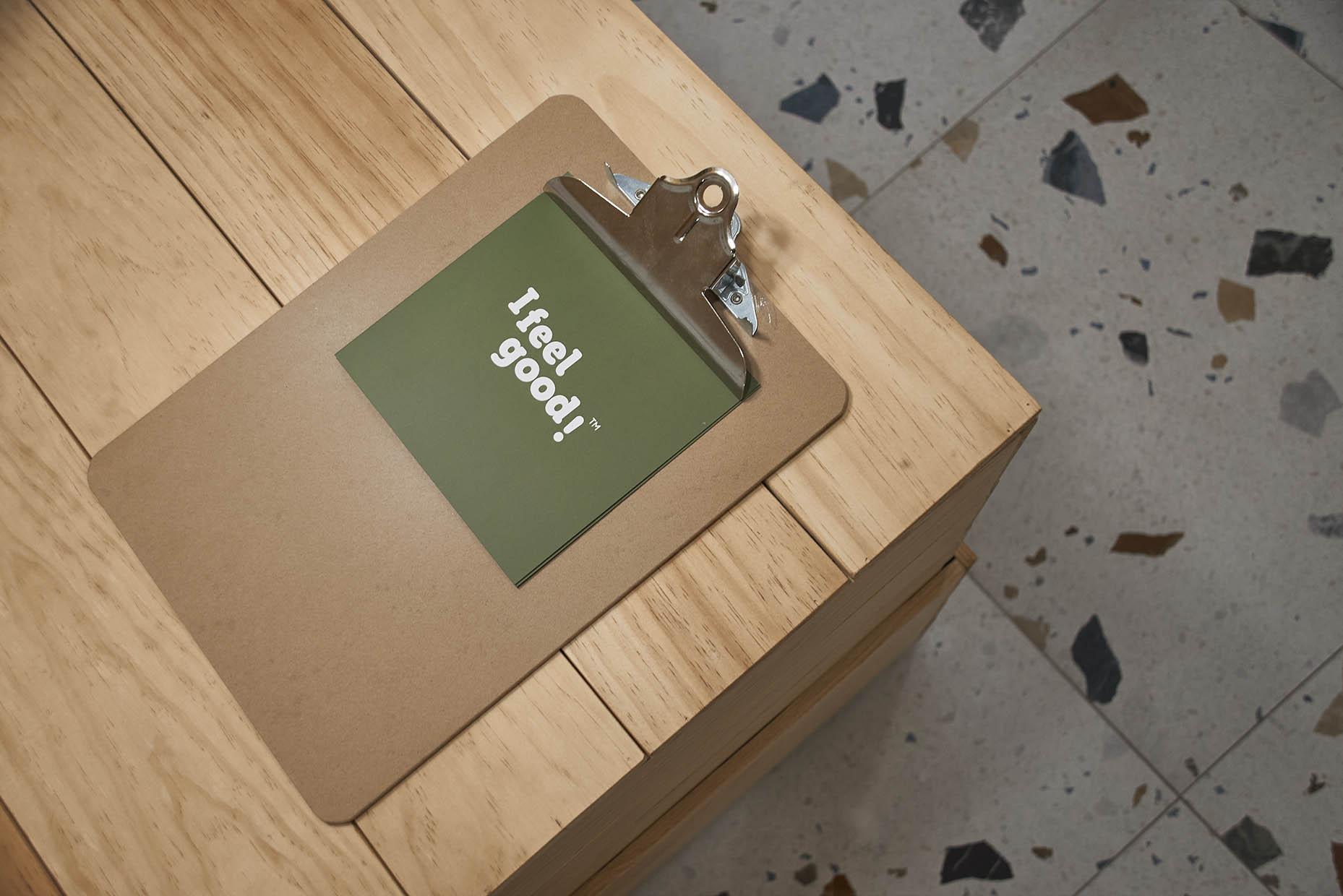 Detalle papelería "I feel good"
