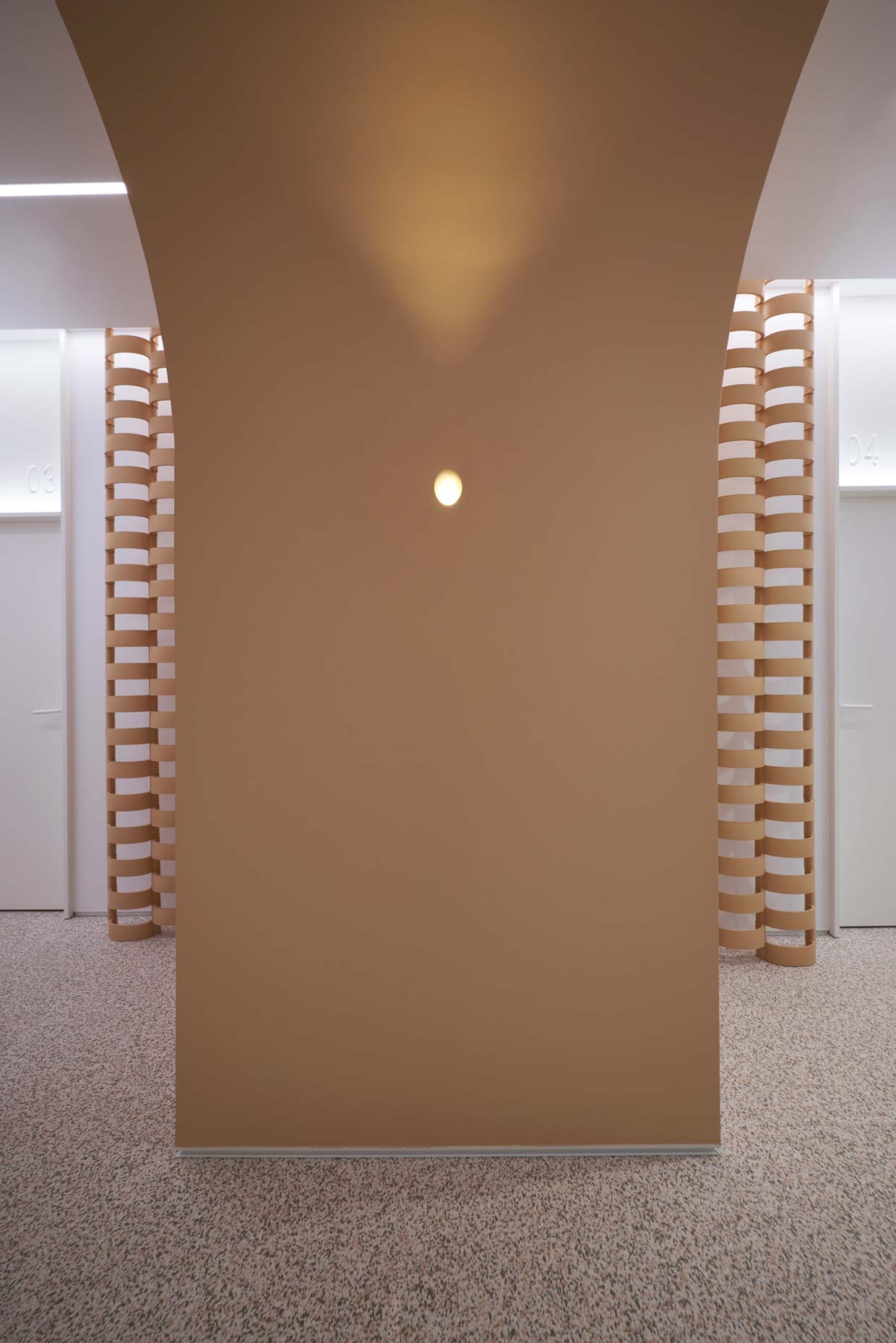 Iluminación integrada en pórtico