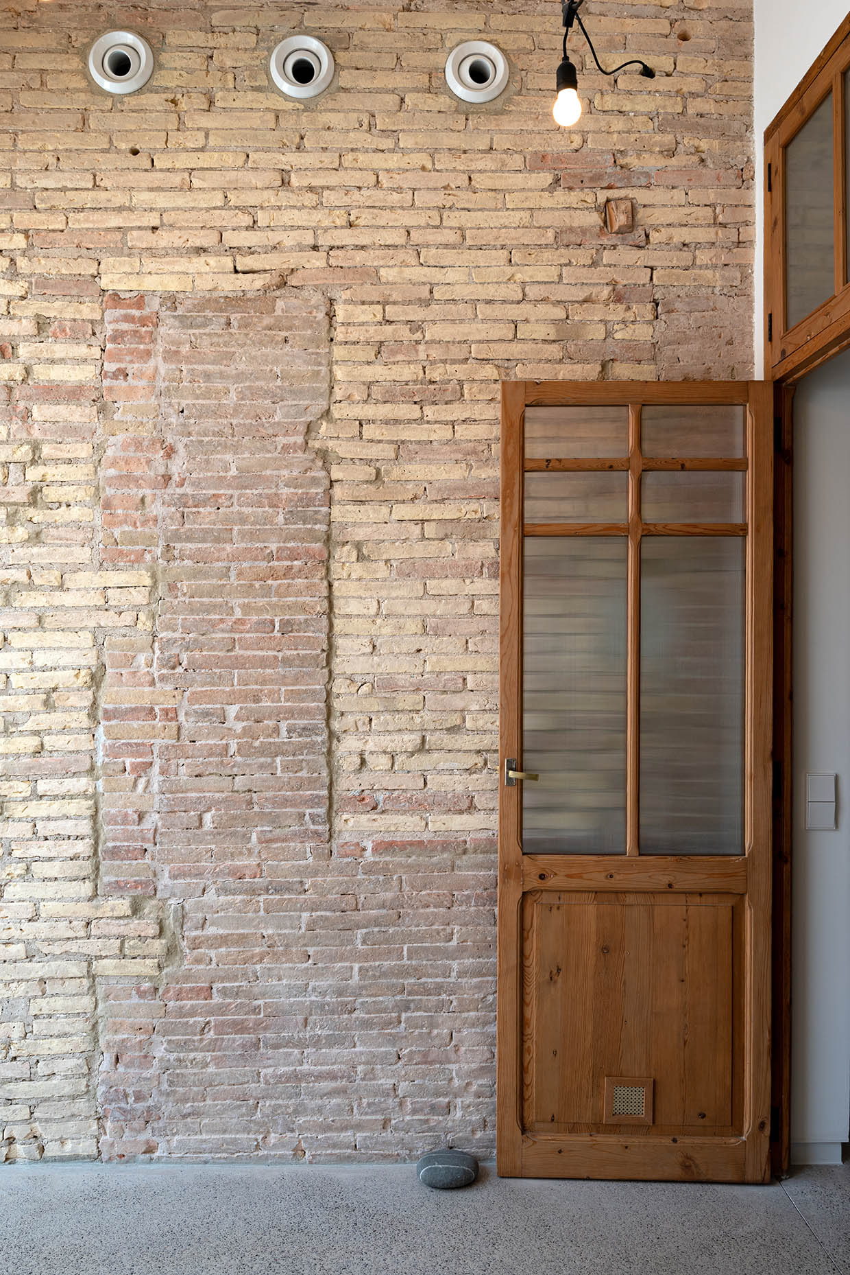 Especialistas en diseño de clínicas dentales y clínicas médicas. Interiorismo comercial, diseño restaurantes, diseño oficinas.
Proyectos globales de diseño interior e interiorismo, comunicación y diseño de marca.
Interiorismo Castellón. Interiorismo Valencia.