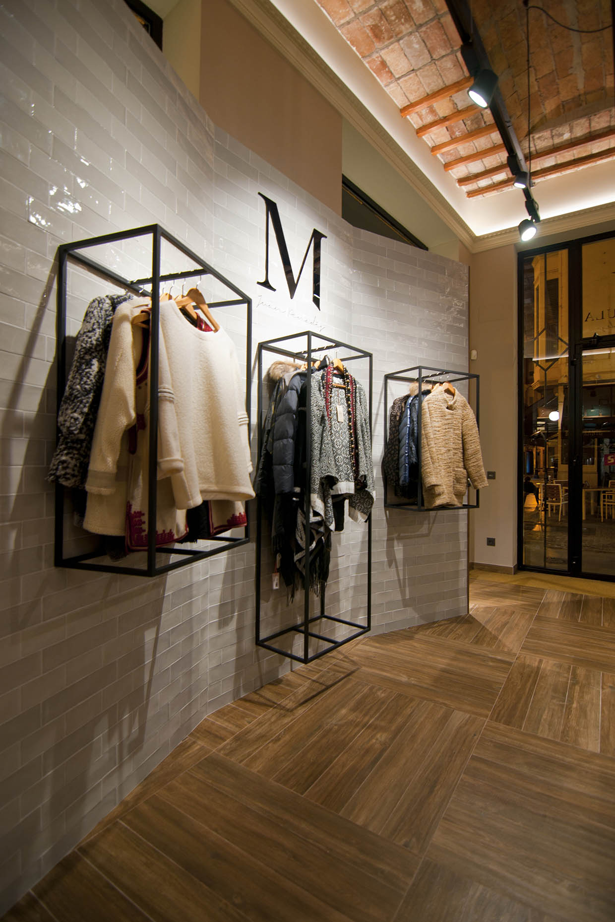 Diseño y reforma de tienda,