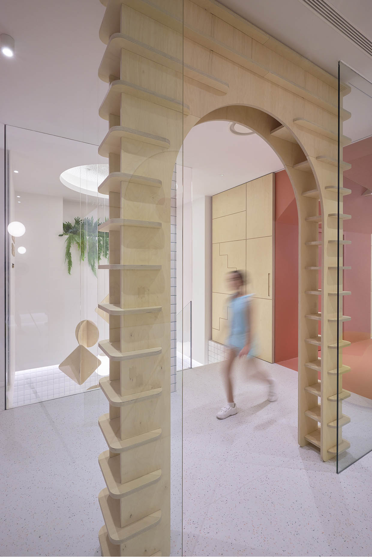 Especialistas en diseño de clínicas dentales y clínicas médicas. Interiorismo comercial, diseño restaurantes, diseño oficinas.
Proyectos globales de diseño interior e interiorismo, comunicación y diseño de marca.