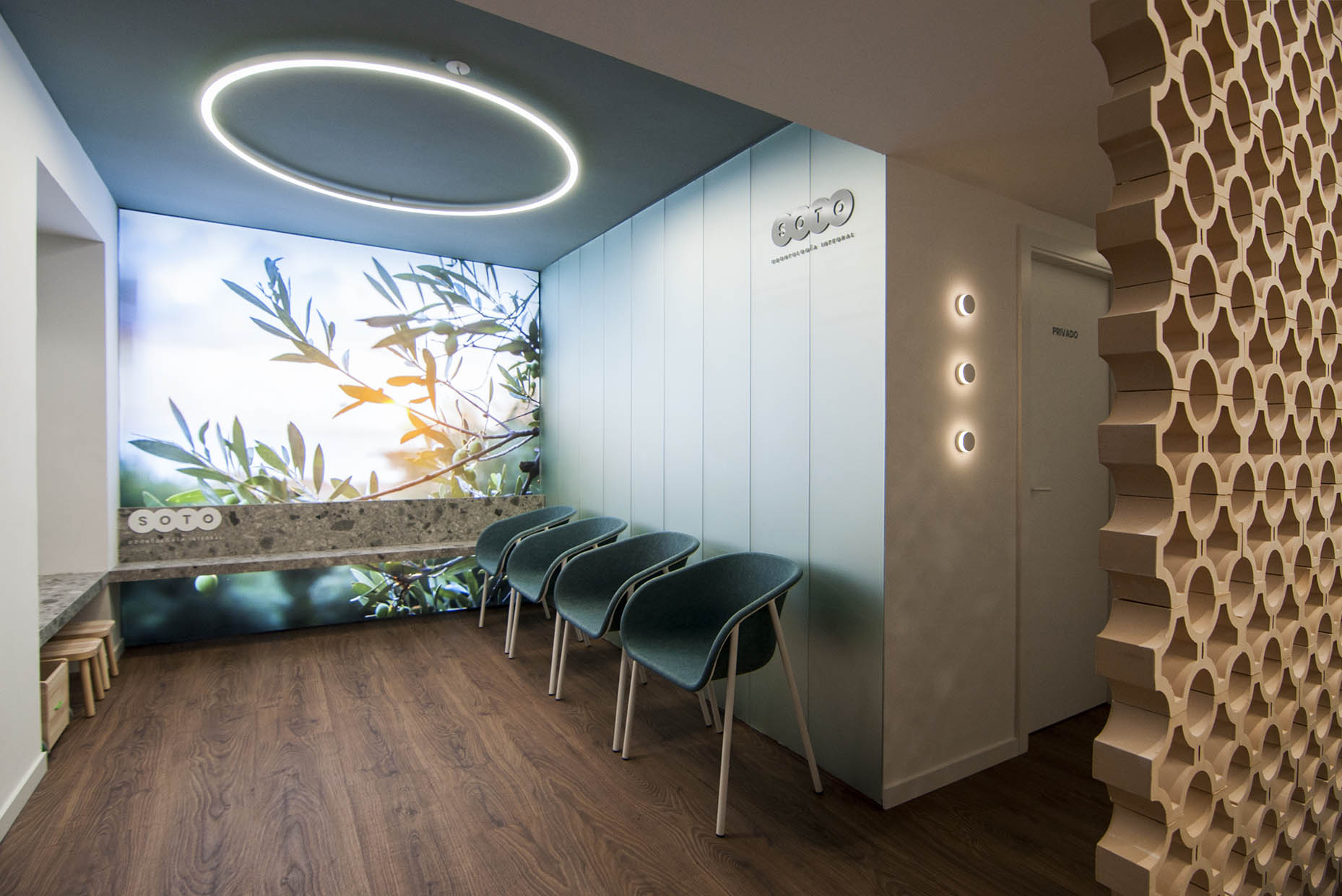 Diseño zona espera clínica dental