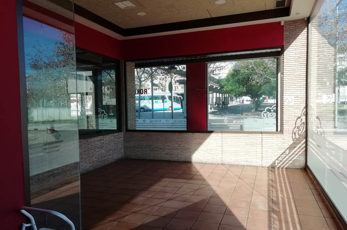 Especialistas en diseño de restaurantes. Diseño de clínicas, interiorismo comercial. Proyectos globales de diseño interior e interiorismo, comunicación y diseño de marca.
Interiorismo Castellon. Interiorismo Valencia