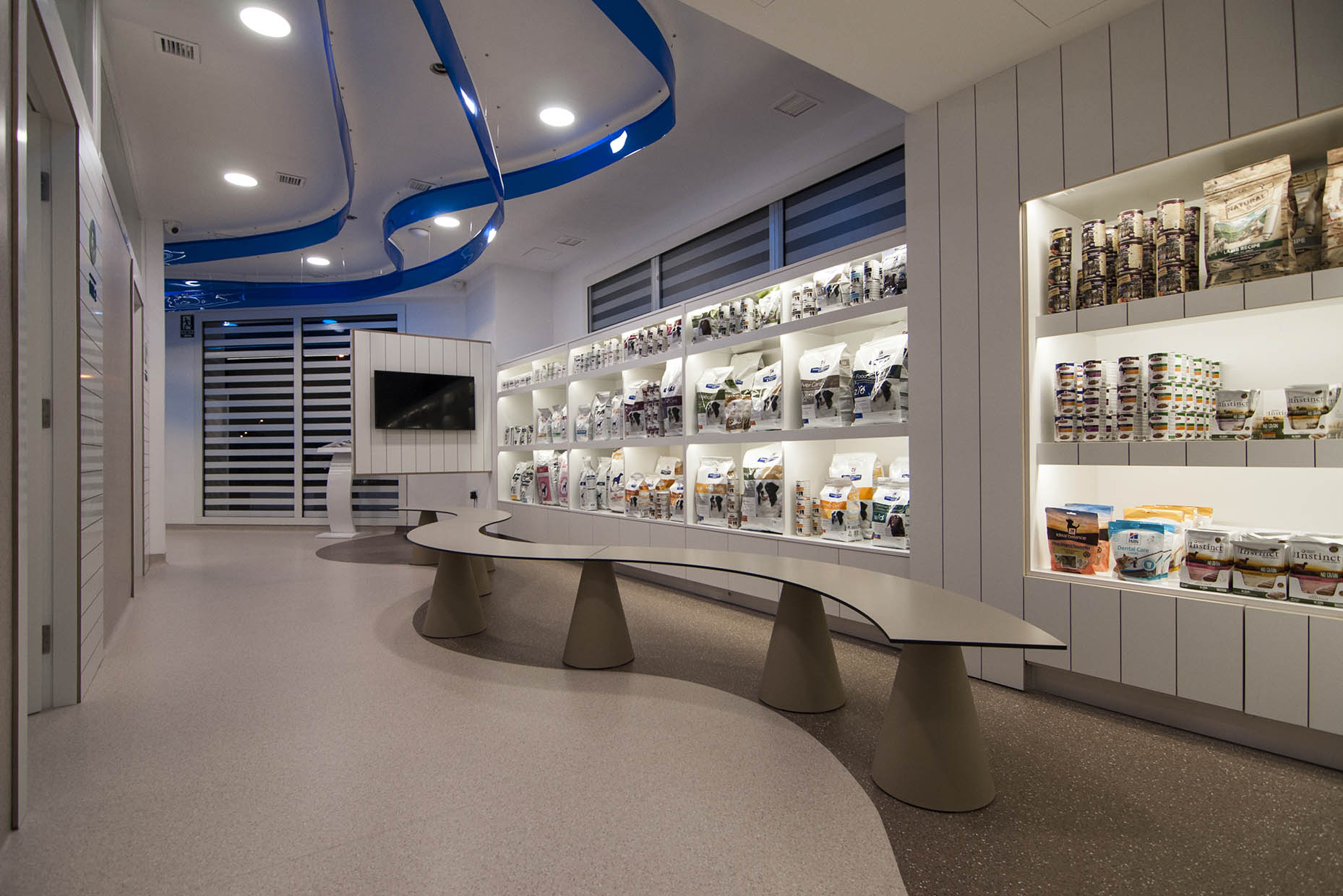 Diseño zona espera hospital veterinario