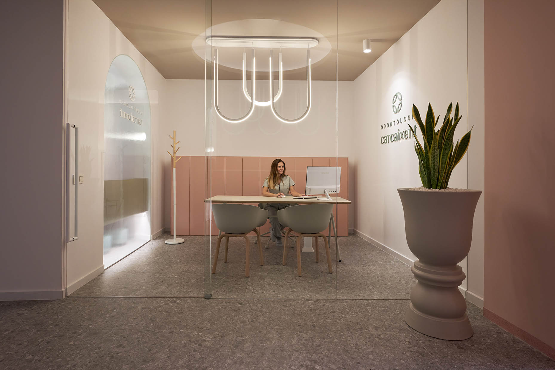 Despacho atención clientes, clínica dental Carcaixent