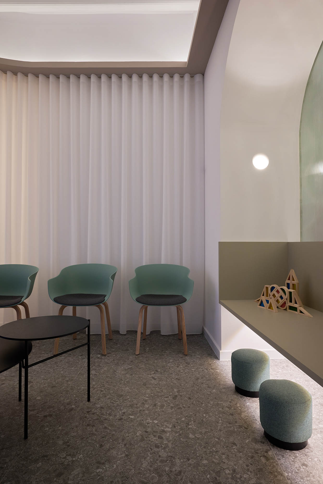 Especialistas en diseño de clínicas dentales y clínicas médicas.
Proyectos globales de diseño interior e interiorismo, comunicación y diseño de marca.
Interiorismo Valencia.
