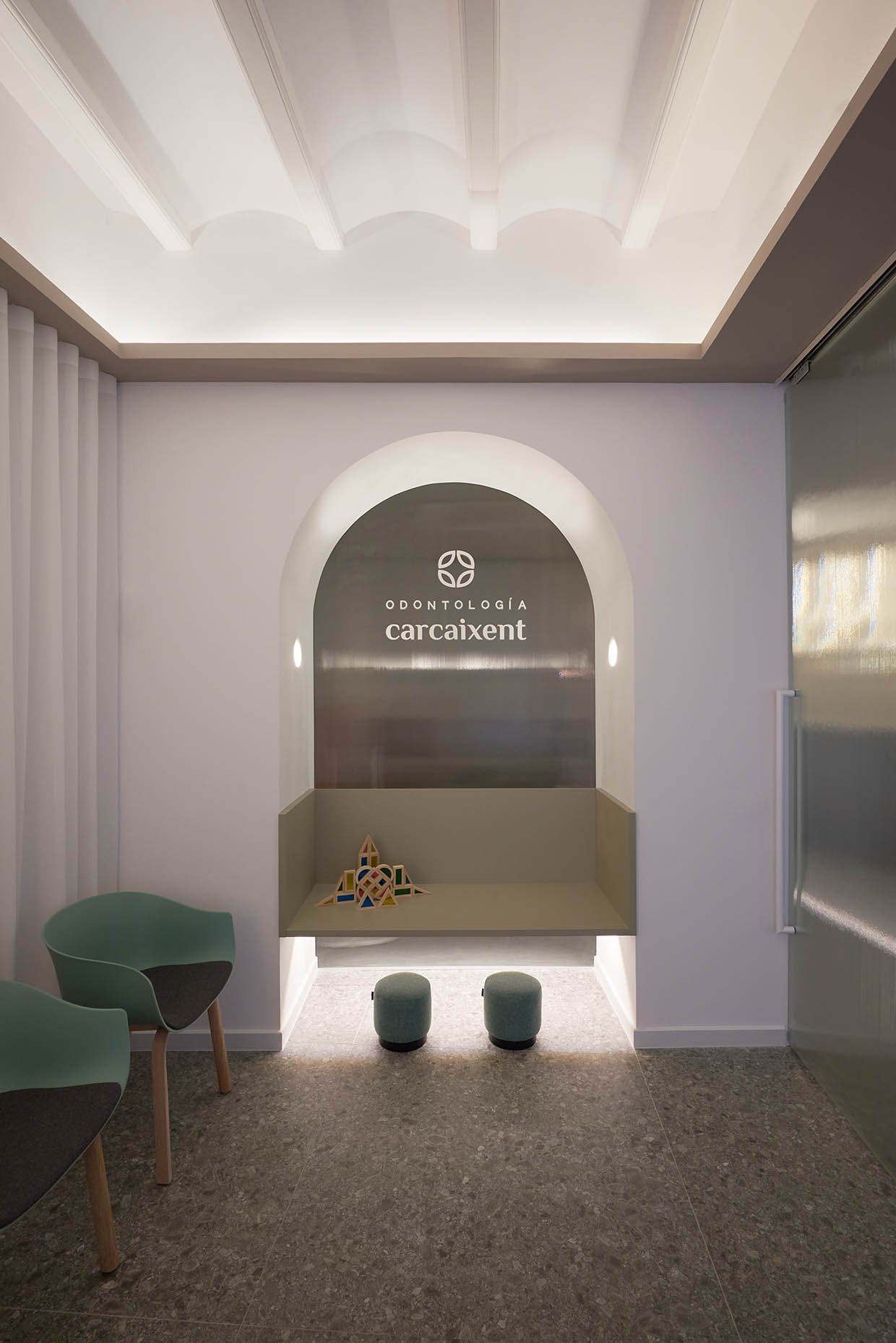 Especialistas en diseño de clínicas dentales y clínicas médicas.Proyectos globales de diseño interior e interiorismo, comunicación y diseño de marca.Interiorismo Valencia.