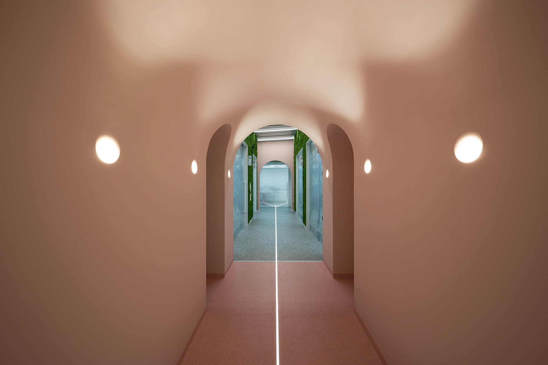Especialistas en diseño de clínicas dentales y clínicas médicas.
Proyectos globales de diseño interior e interiorismo, comunicación y diseño de marca.
Interiorismo Valencia.