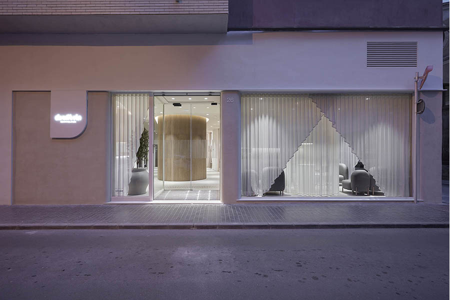 Diseño fachada clínica dental