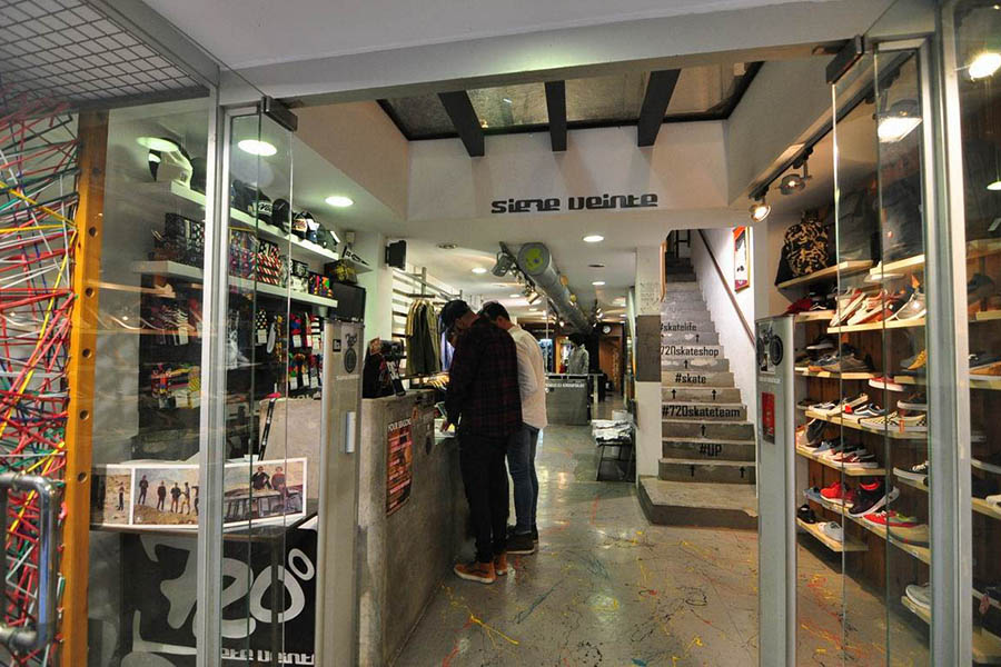 Especialistas en interiorismo comercial. Diseño de clínicas, diseño restaurantes y diseño oficinas. Proyectos globales de diseño interior e interiorismo, comunicación y diseño de marca.
Interiorismo Castellon. Interiorismo Valencia.