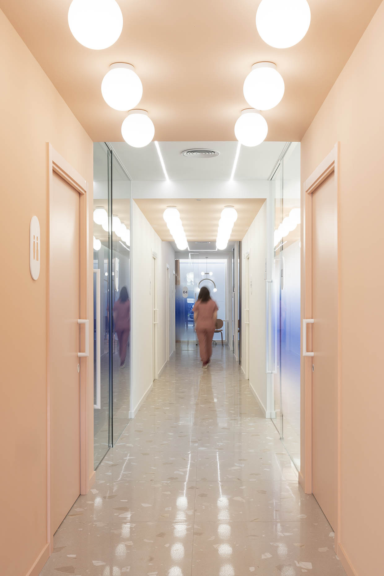 Pasillo clínica odontológica
